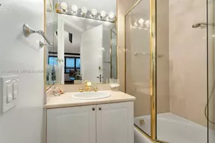 5225 Collins Ave, Miami Beach, FL 33140 - Photo 39