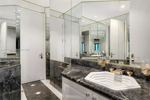 5225 Collins Ave, Miami Beach, FL 33140 - Photo 35