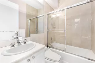 5225 Collins Ave, Miami Beach, FL 33140 - Photo 45