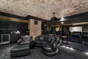 5225 Collins Ave, Miami Beach, FL 33140 - Photo 39