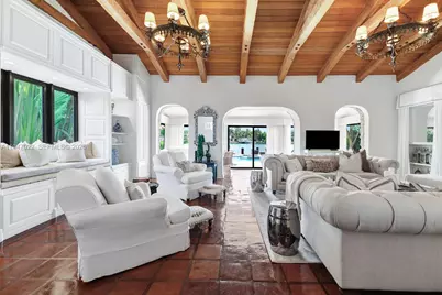 56 S Hibiscus Dr, Miami Beach, FL 33139 - Photo 13
