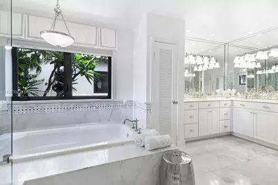 56 S Hibiscus Dr, Miami Beach, FL 33139 - Photo 25