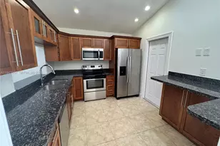10019 SW 222nd St, Cutler Bay, FL 33190 - Photo 13