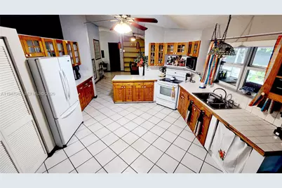 15151 SW 166th St, Miami, FL 33187 - Photo 9