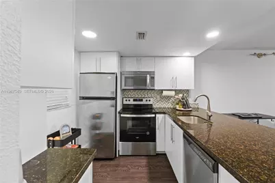 8075 SW 107th Ave #221, Miami, FL 33173 - Photo 3