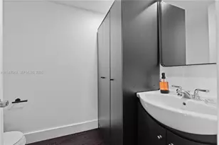 8075 SW 107th Ave, Miami, FL 33173 - Photo 15