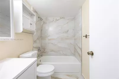 1700 NW N River Dr #708, Miami, FL 33125 - Photo 19