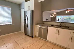 2322 NW 166th Ave, Pembroke Pines, FL 33028 - Photo 15