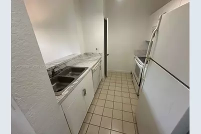 2881 N Oakland Forest Dr #202, Oakland Park, FL 33309 - Photo 3