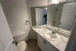 2881 N Oakland Forest Dr, Oakland Park, FL 33309 - Photo 11