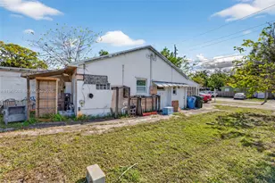 719 NE 37th St, Oakland Park, FL 33334 - Photo 7