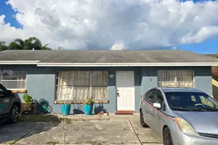 565 NW 54th St, Boca Raton, FL 33487 - Photo 1