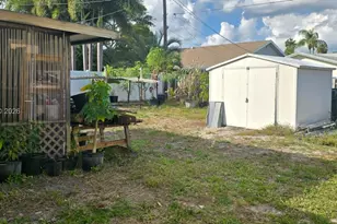 565 NW 54th St, Boca Raton, FL 33487 - Photo 15