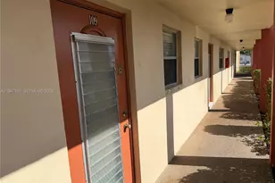 7891 N Sunrise Lakes Dr, Sunrise, FL 33322 - Photo 17