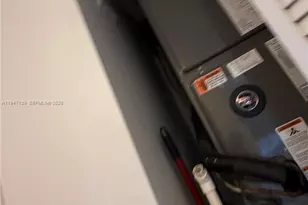 16565 NE 26th Ave, North Miami Beach, FL 33160 - Photo 17