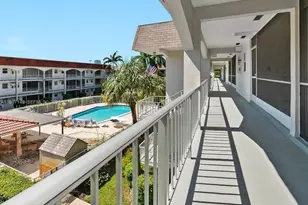 581 Blue Heron Dr, Hallandale Beach, FL 33009 - Photo 1