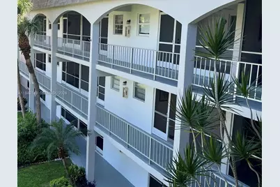 581 Blue Heron Dr #302-B, Hallandale Beach, FL 33009 - Photo 5