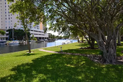 581 Blue Heron Dr #302-B, Hallandale Beach, FL 33009 - Photo 27