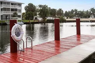 581 Blue Heron Dr, Hallandale Beach, FL 33009 - Photo 31