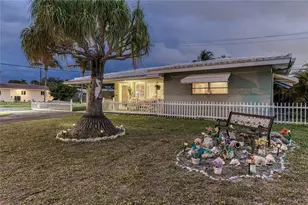 150 SE 5th Ct, Pompano Beach, FL 33060 - Photo 1