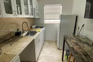 635 8th St, Miami Beach, FL 33139 - Photo 17