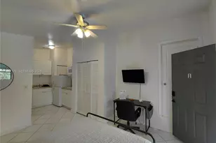 1050 NE 82nd St, Miami, FL 33138 - Photo 7