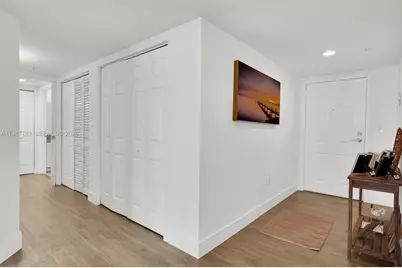 1155 Brickell Bay Dr #1702, Miami, FL 33131 - Photo 7