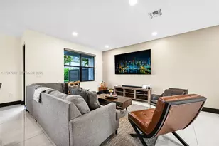 15481 NW 91st Ct, Miami Lakes, FL 33018 - Photo 41