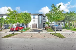 15481 NW 91st Ct, Miami Lakes, FL 33018 - Photo 11