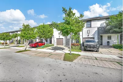 15481 NW 91st Ct, Miami Lakes, FL 33018 - Photo 33