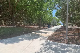 8420 Byron Ave, Miami Beach, FL 33141 - Photo 5