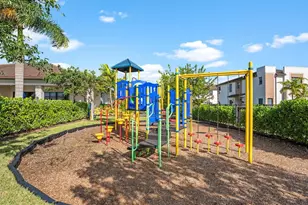 544 NE 206th Ln, Miami, FL 33179 - Photo 43