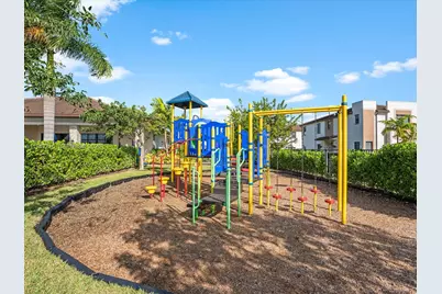 544 NE 206th Ln, Miami, FL 33179 - Photo 45
