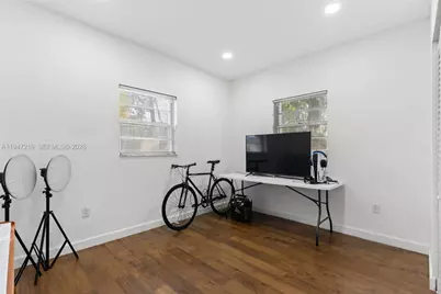 550 Cardinal St, Miami Springs, FL 33166 - Photo 17