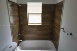 4545 Treehouse Ln, Tamarac, FL 33319 - Photo 13