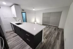 4545 Treehouse Ln, Tamarac, FL 33319 - Photo 3