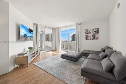 275 NE 18th St #1207, Miami, FL 33132 - Photo 1