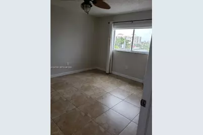 445 SW 11th St #404, Miami, FL 33130 - Photo 5