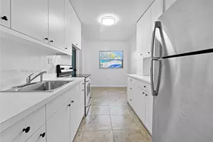 883 SW 10th St, Pompano Beach, FL 33060 - Photo 11