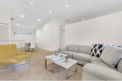 7475 NW 167th Ter, Hialeah, FL 33015 - Photo 5