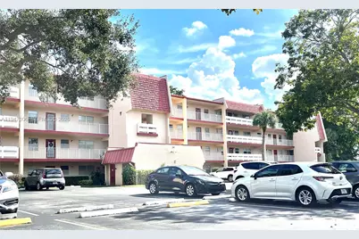 1015 Country Club Dr #109, Margate, FL 33063 - Photo 3
