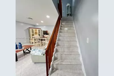 905 NW 107th Ave, Pembroke Pines, FL 33026 - Photo 13