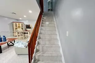 905 NW 107th Ave, Pembroke Pines, FL 33026 - Photo 13