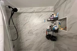 8425 NW 8th St, Miami, FL 33126 - Photo 17