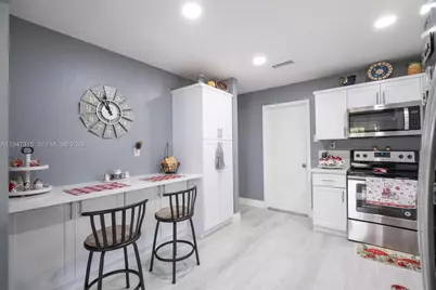 9400 NW 82nd St, Tamarac, FL 33321 - Photo 7