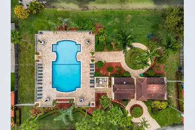 7833 NW 192nd St, Hialeah, FL 33015 - Photo 39