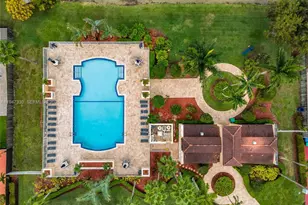 7833 NW 192nd St, Hialeah, FL 33015 - Photo 39