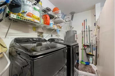 7833 NW 192nd St, Hialeah, FL 33015 - Photo 35