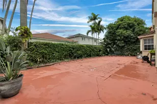 7833 NW 192nd St, Hialeah, FL 33015 - Photo 31