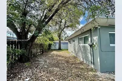 1894 NW 53rd St, Miami, FL 33142 - Photo 13